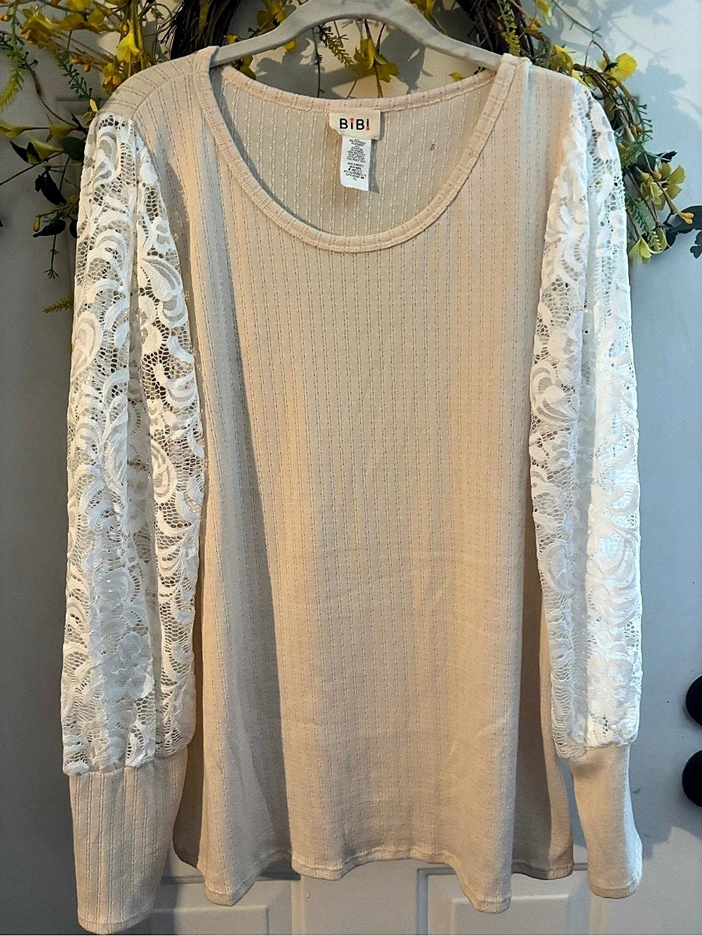 BiBi Lace Sleeve Tunic in Cream